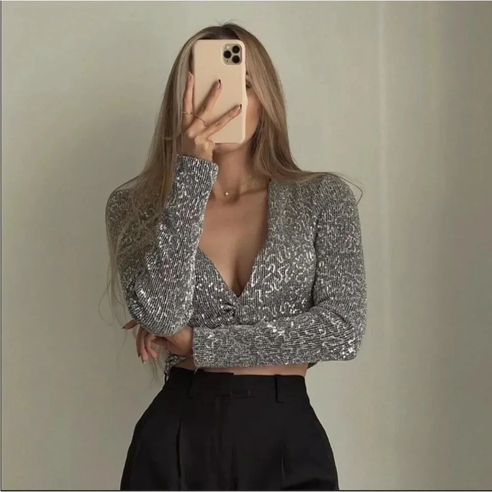 Zara Silver Sequin Knotted Long Sleeve Crop Top size XS Side Zipper
